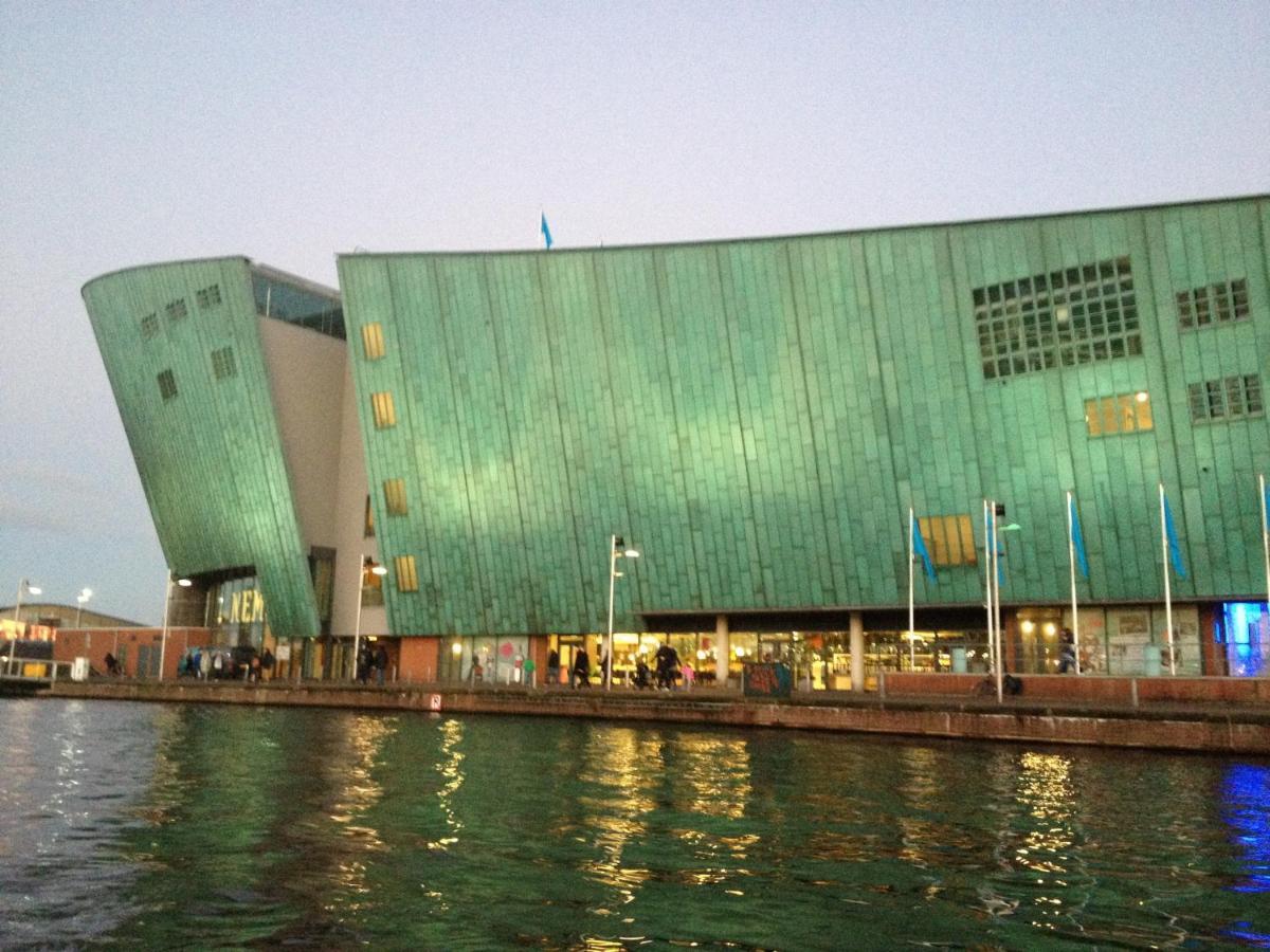 Botel Sailing Home Amsterdam Exterior photo