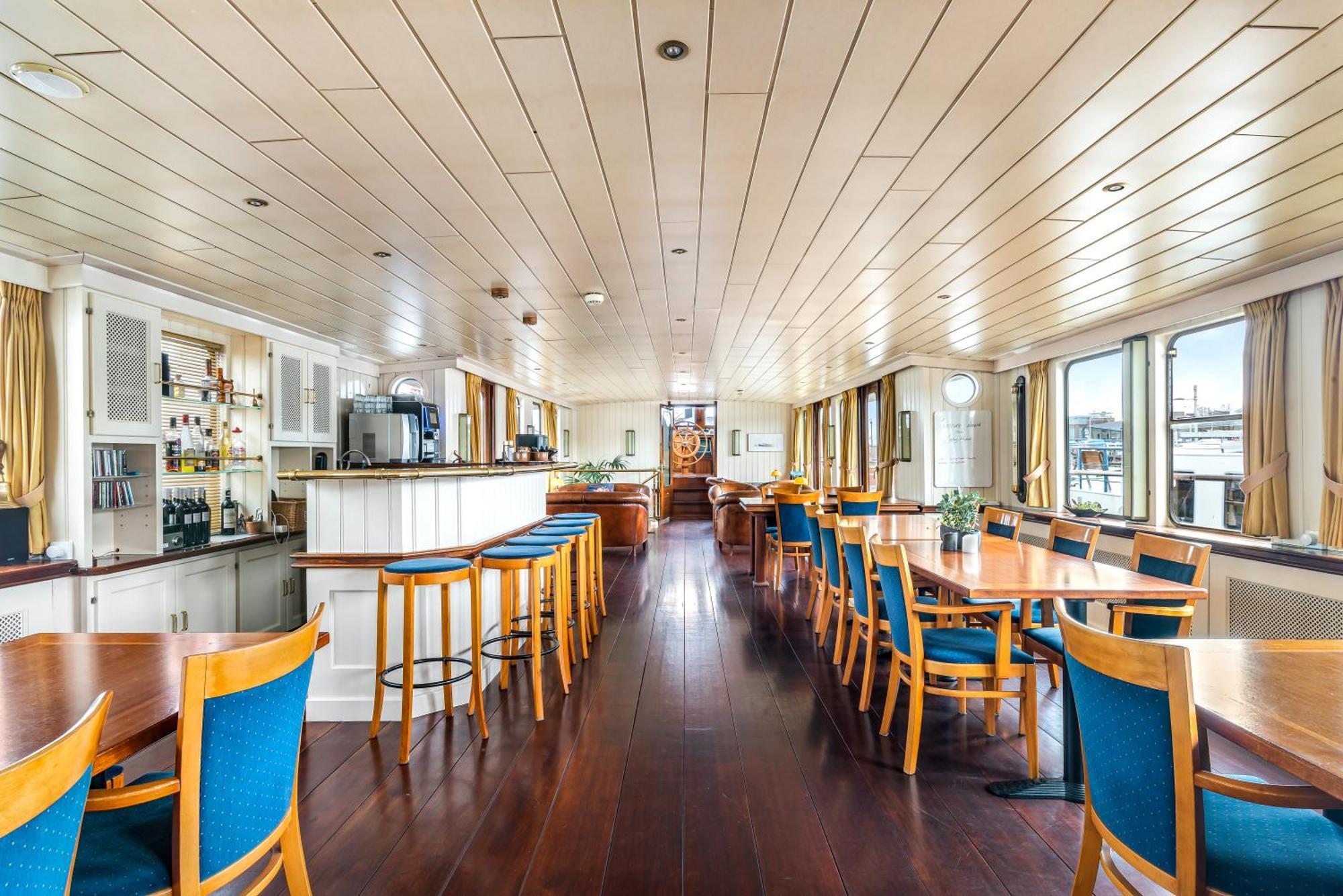 Botel Sailing Home Amsterdam Exterior photo